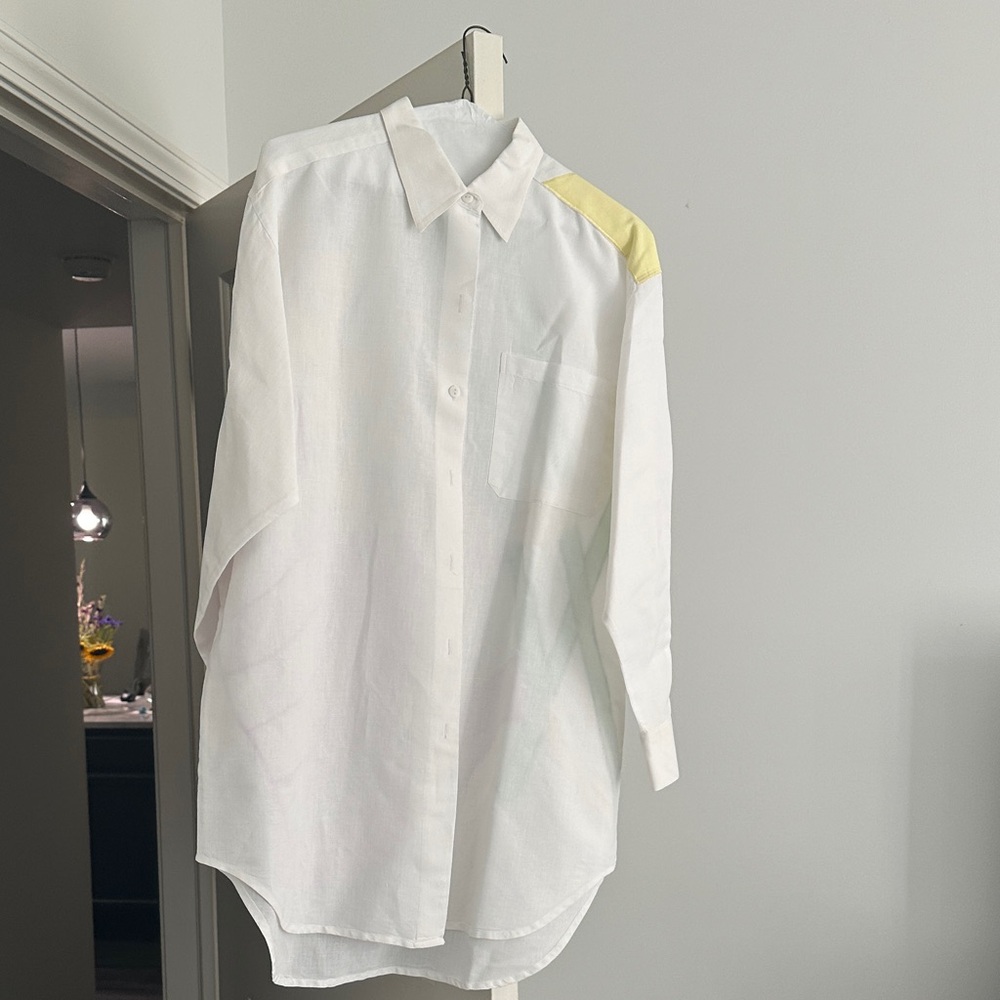 Oscar de la Renta White Tunic with Yellow Accent